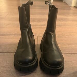 CLOSET CLEAR OUT - ASOS Black Chunky Chelsea Ankle Boots